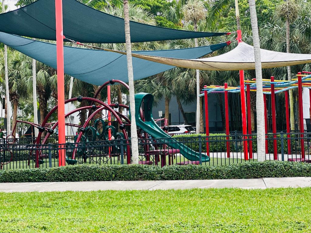 533 NE 3rd Avenue 341