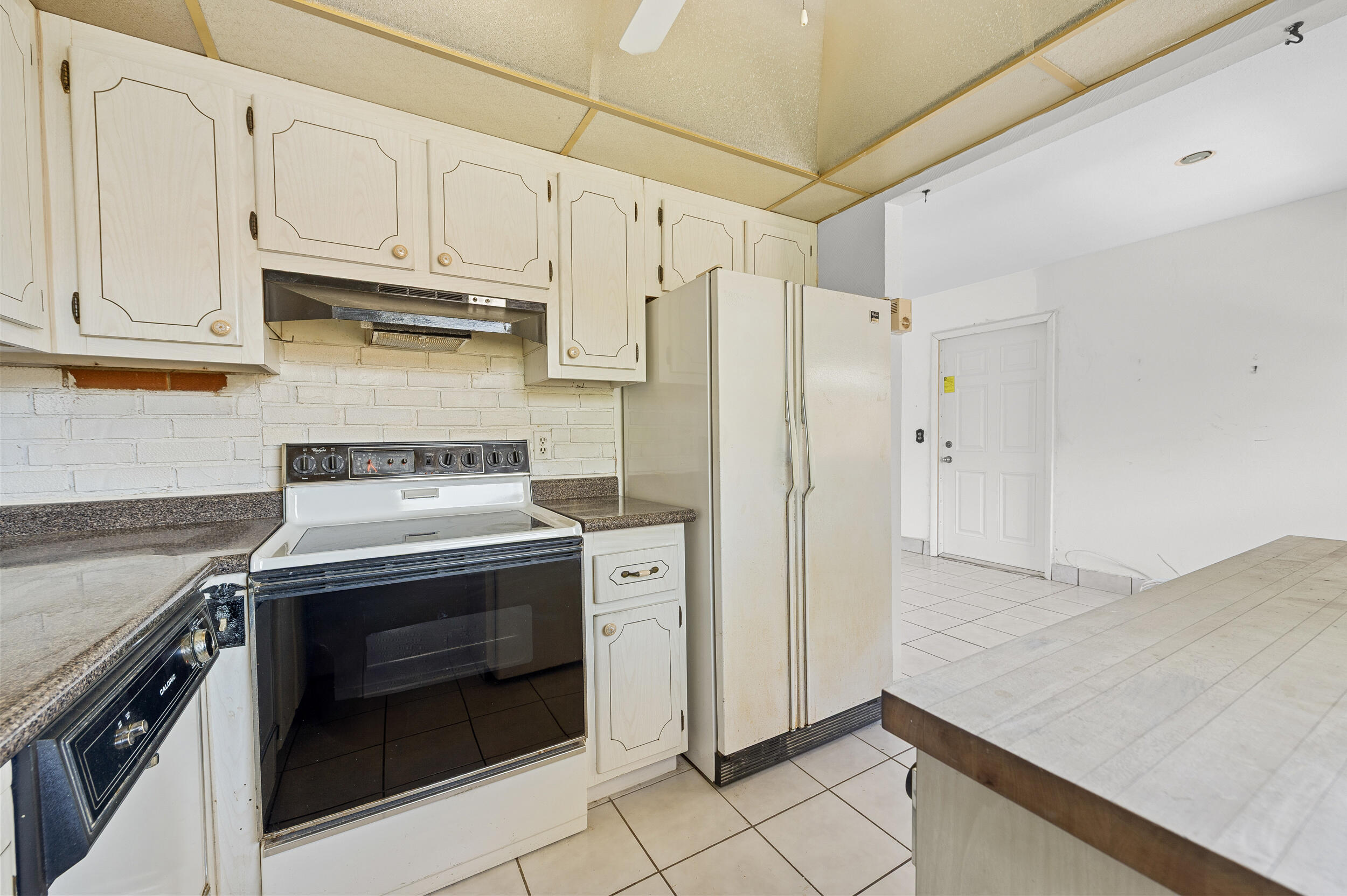 KINGS POINT SAXONY CONDOS - Residential