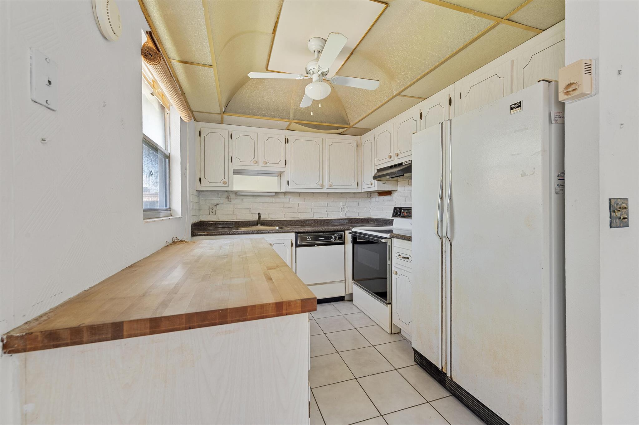 KINGS POINT SAXONY CONDOS - Residential