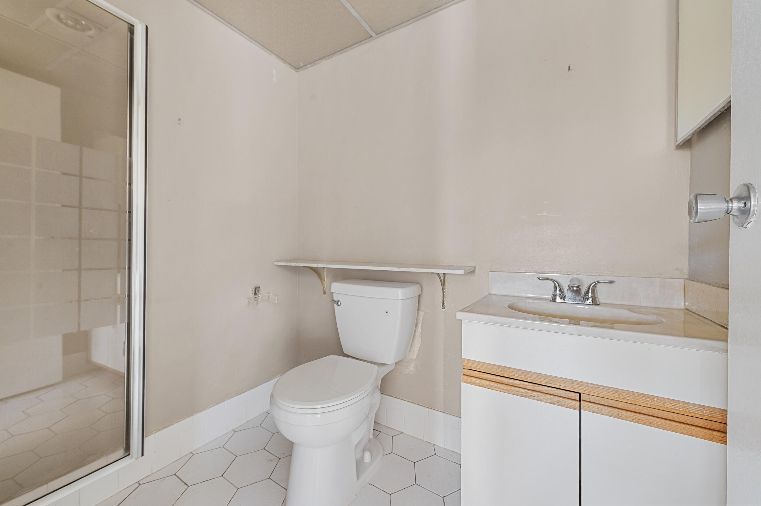 KINGS POINT SAXONY CONDOS - Residential