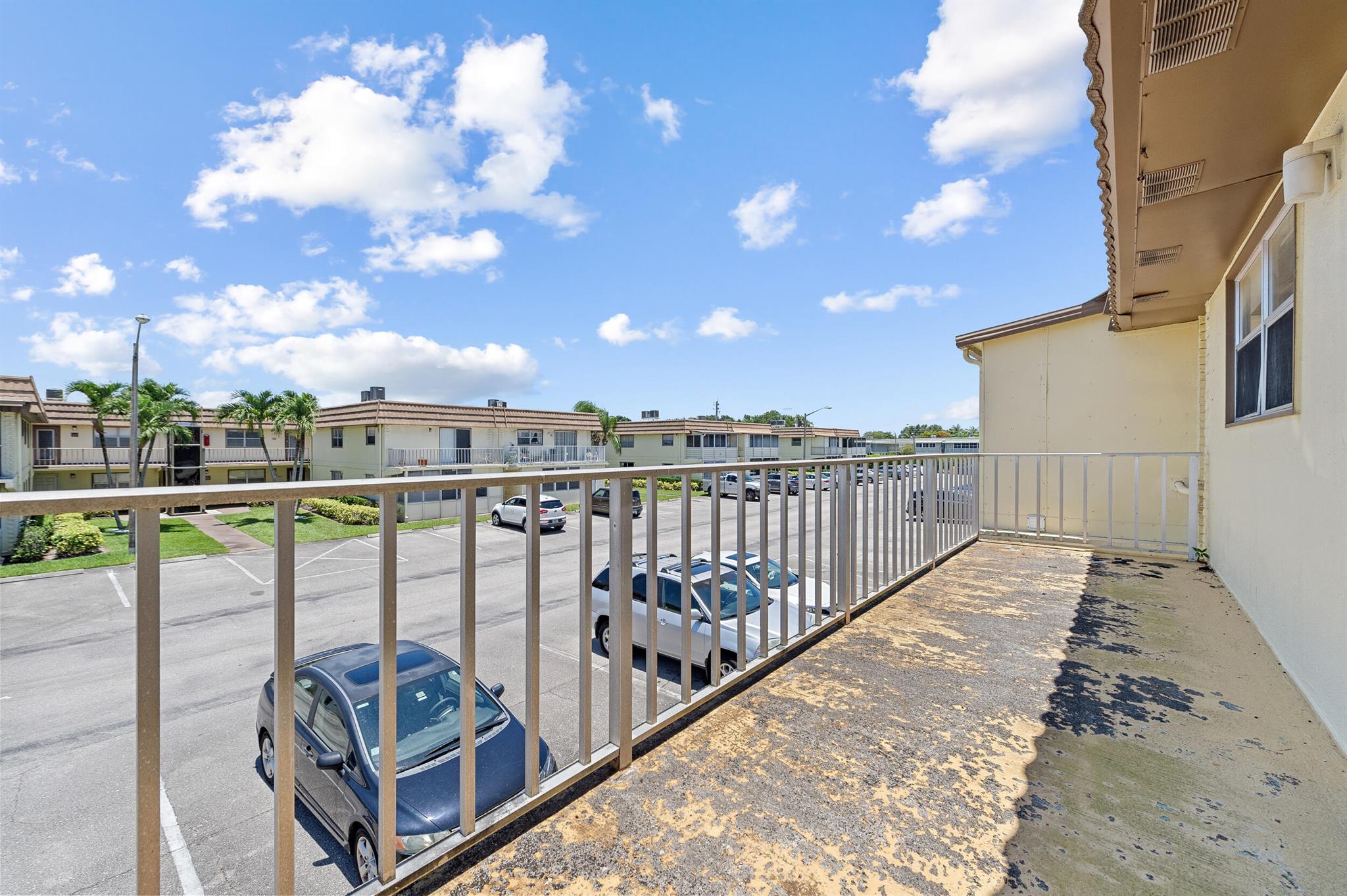 KINGS POINT SAXONY CONDOS - Residential