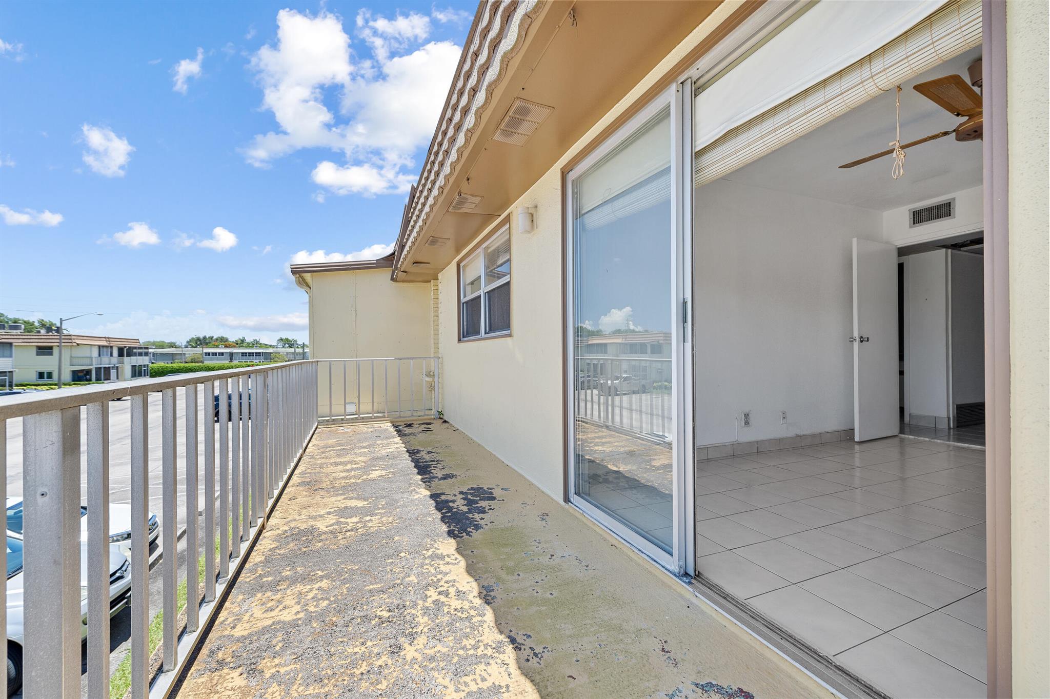 KINGS POINT SAXONY CONDOS - Residential