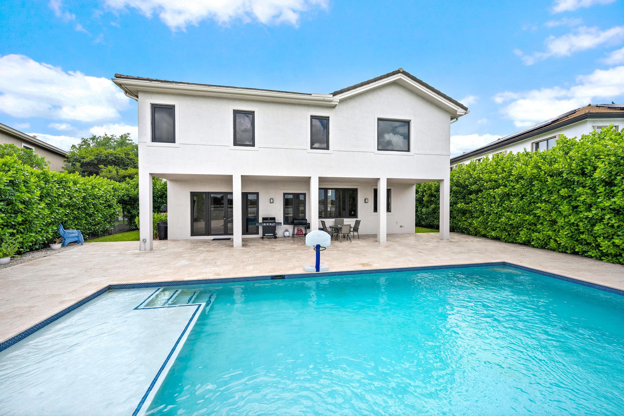 EQUUS - Residential