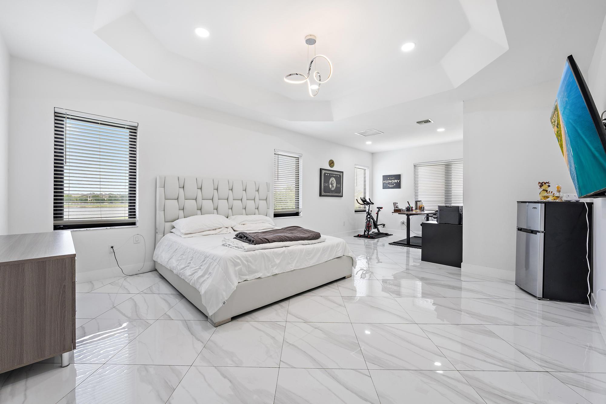 EQUUS - Residential