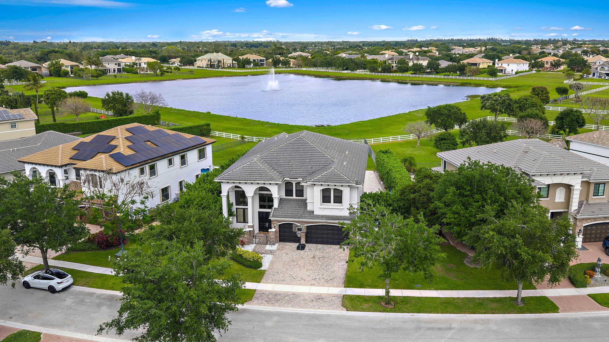 EQUUS - Residential