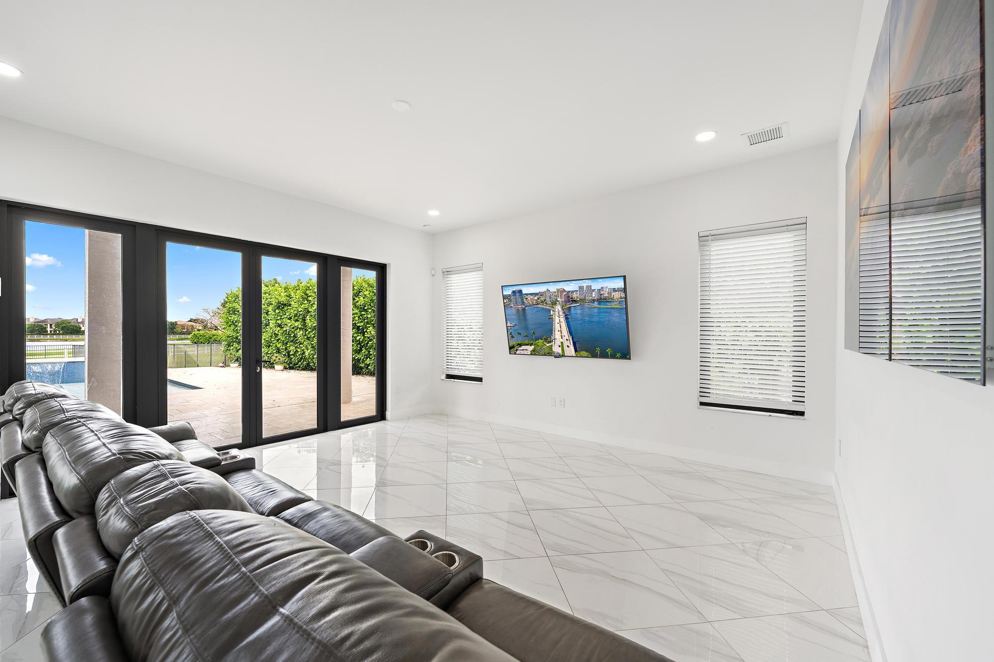 EQUUS - Residential