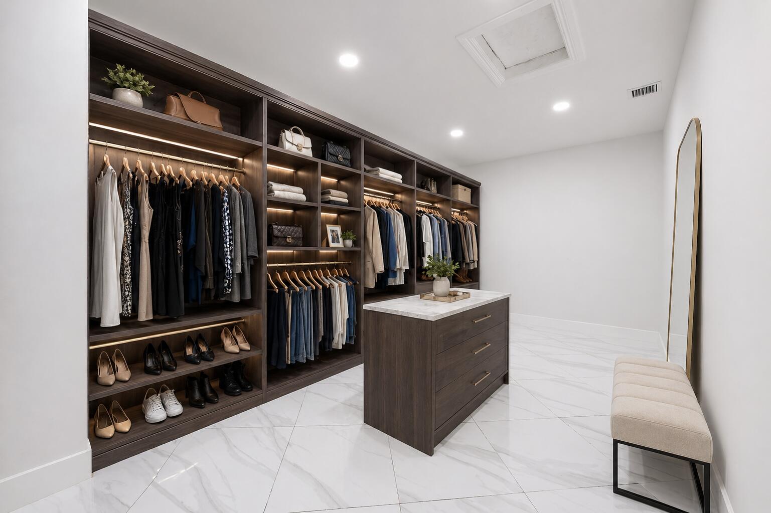 EQUUS - Residential