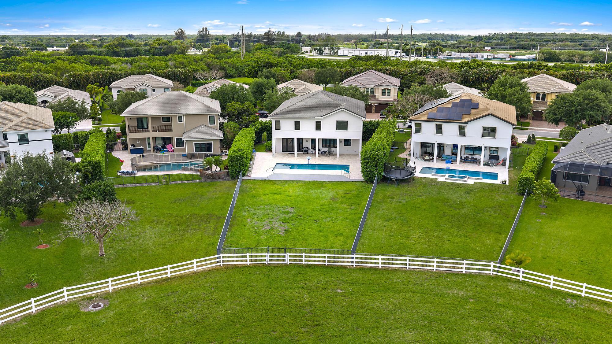 EQUUS - Residential