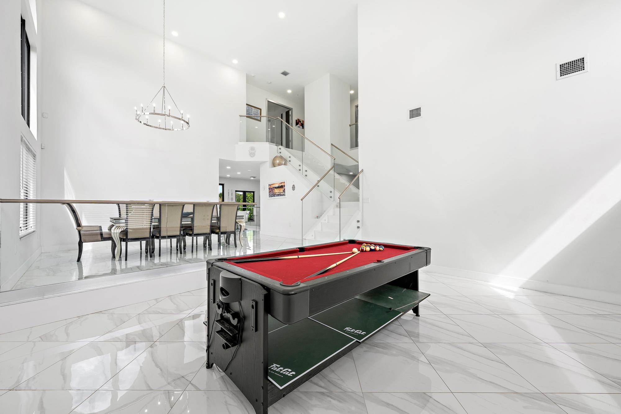 EQUUS - Residential