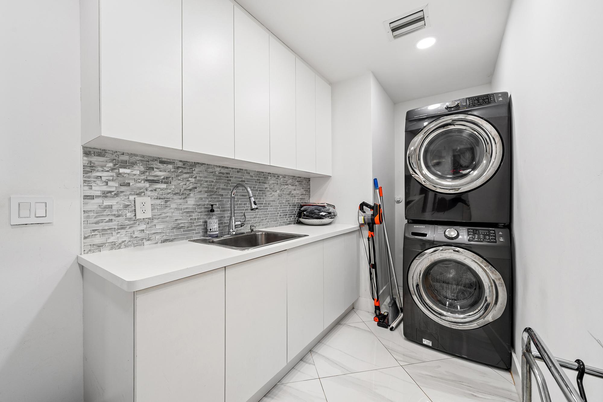EQUUS - Residential