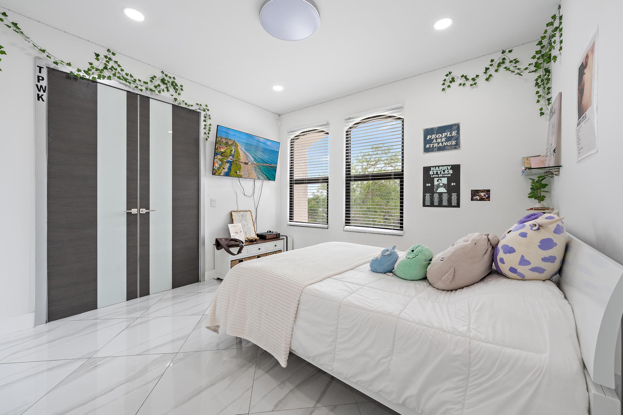 EQUUS - Residential