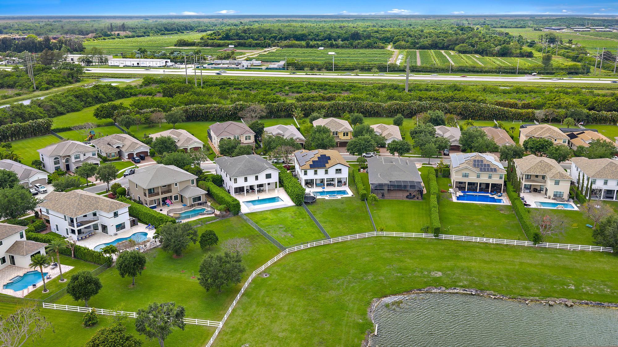 EQUUS - Residential