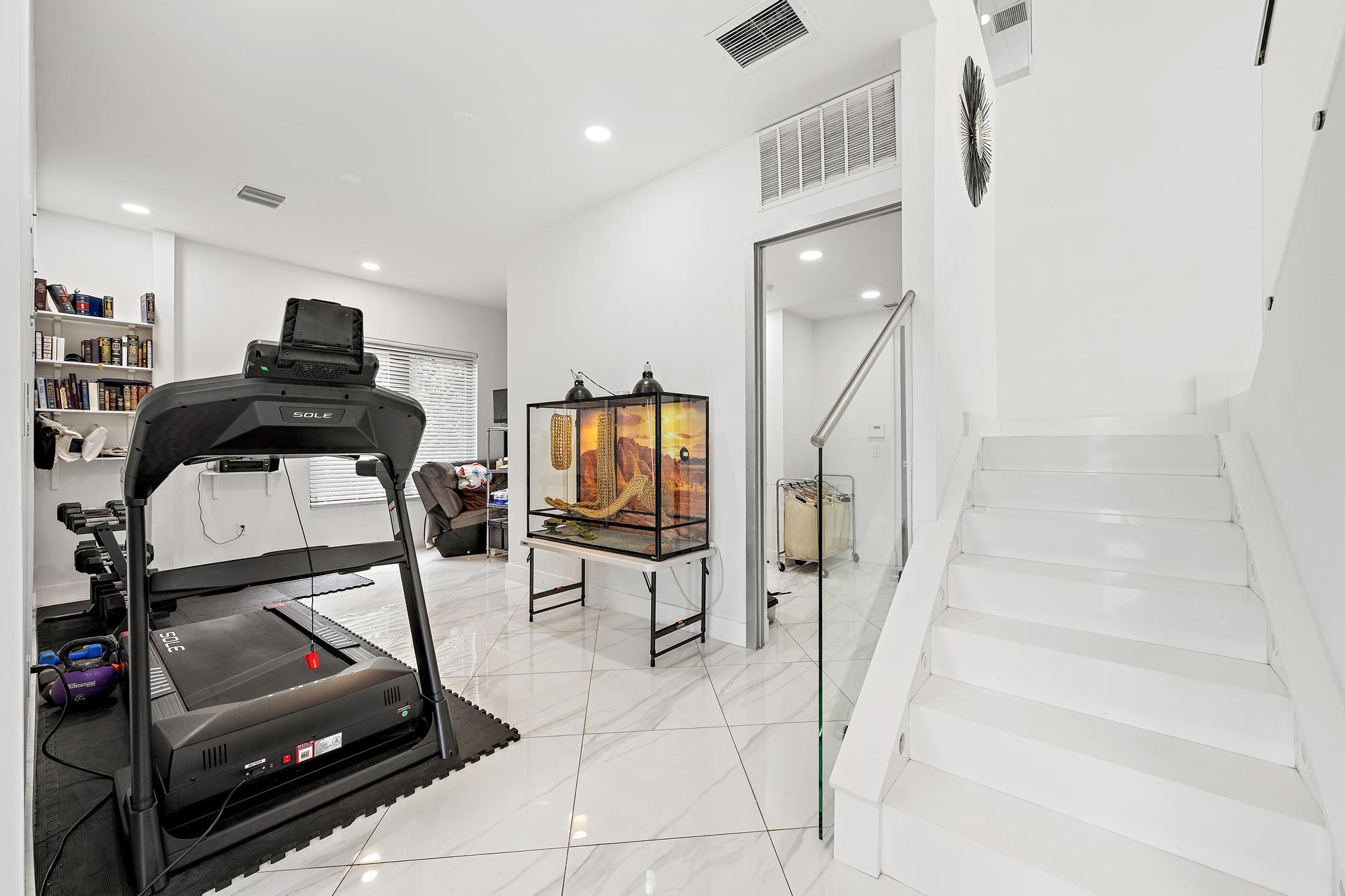 EQUUS - Residential