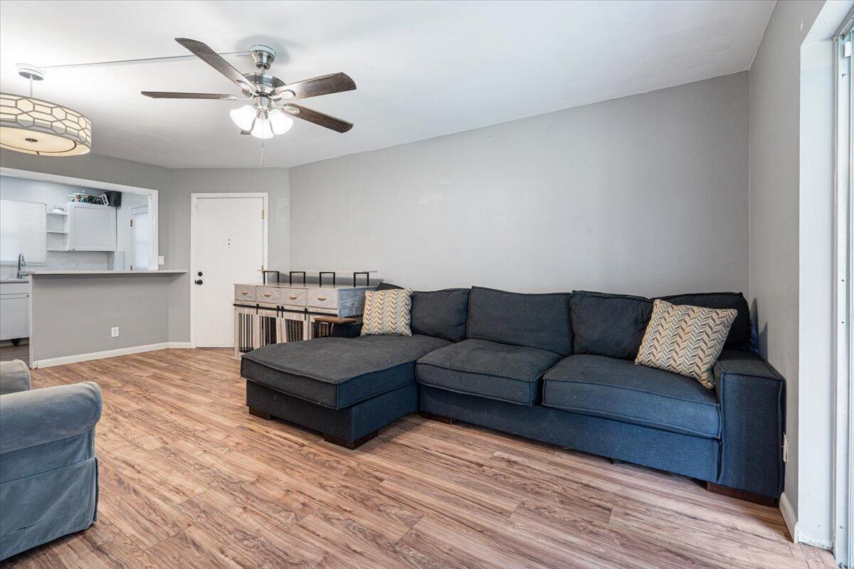 10821 N Military Trail 3