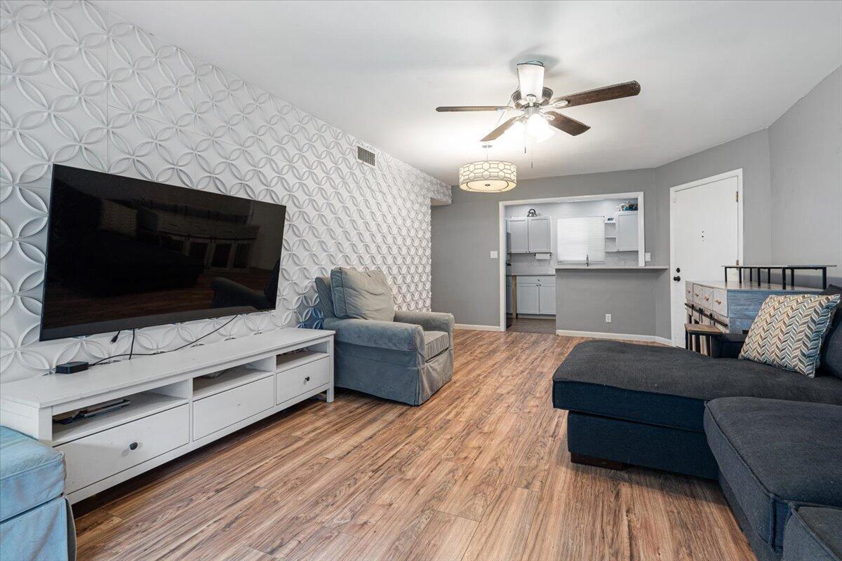 10821 N Military Trail 3