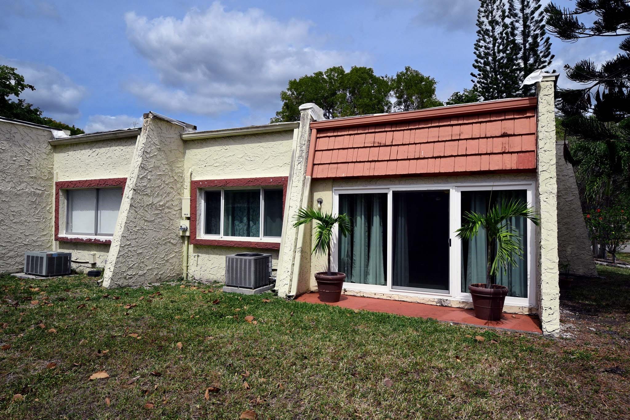 WELL KEEPT UNIT IN A PEACEFULL NEIGBOORHOOD. A NEW ROOF WILL BE DONE BY ASSOCIATION . IMPACT RESISTANT WINDOWS AND SLIDING DOORS. NEWER WASHER AND DRYER IN THE UNIT. A GREAT PLACE TO BE AND A FRIENDLY SELLER.