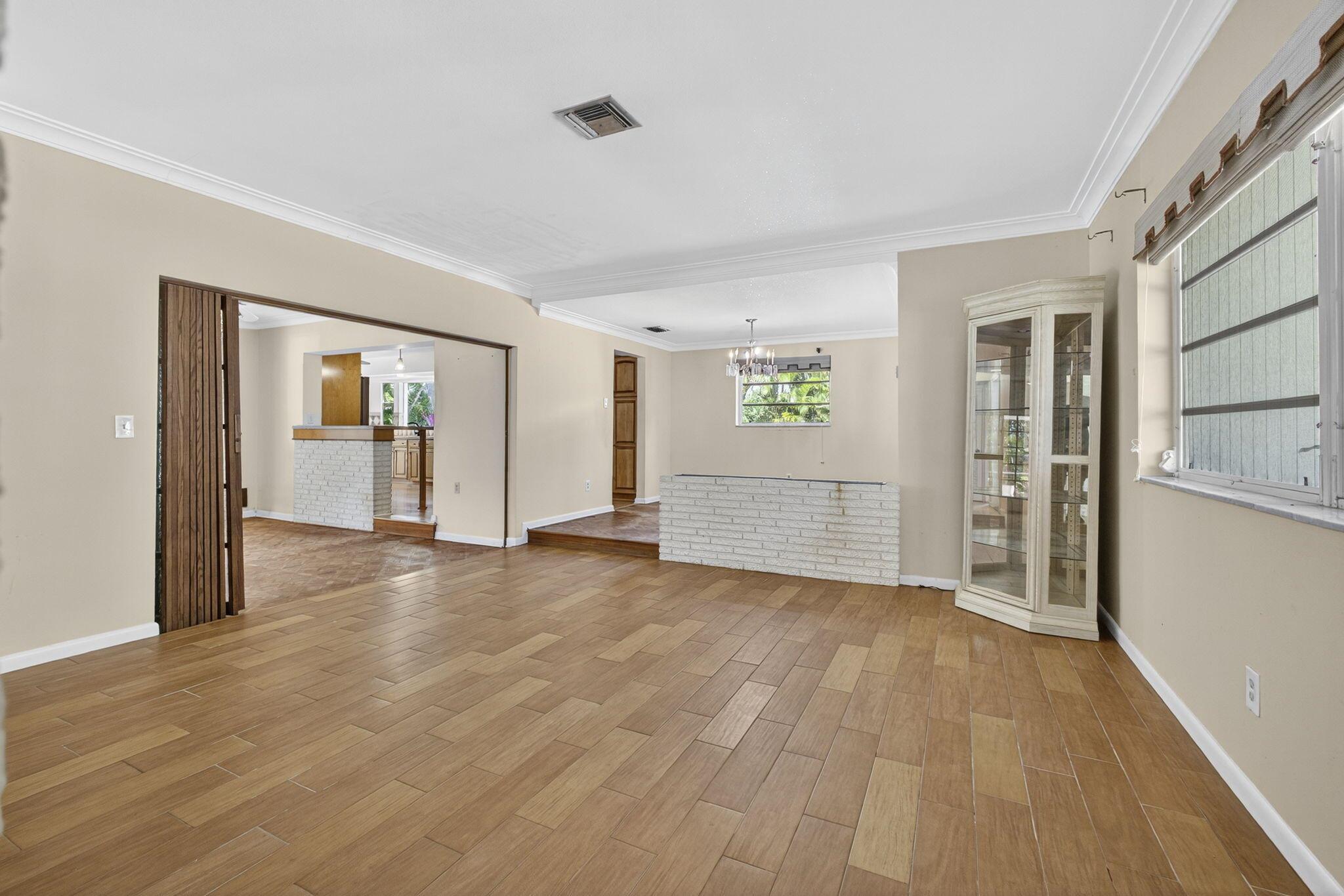 SQUARE LAKE - Residential