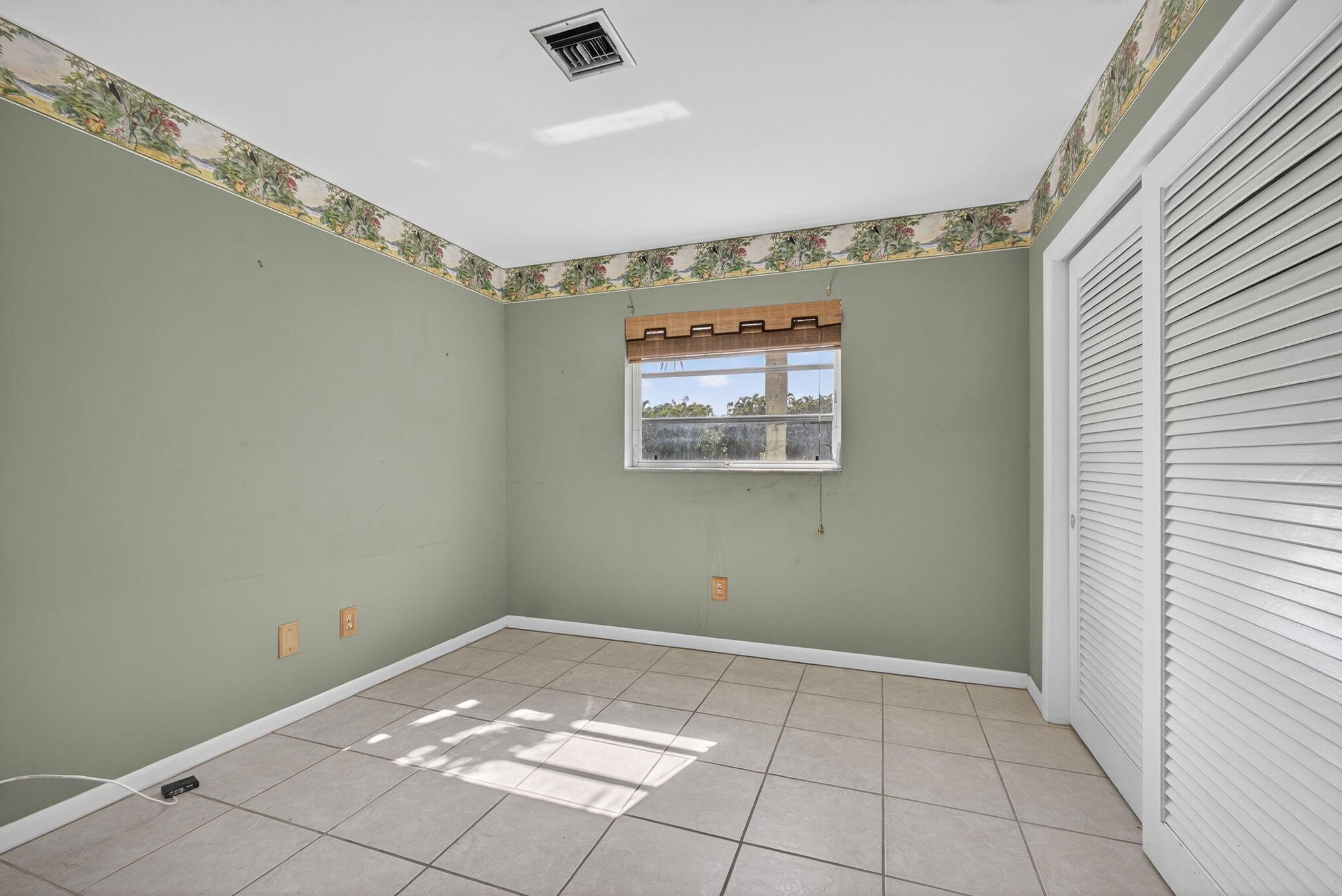 SQUARE LAKE - Residential