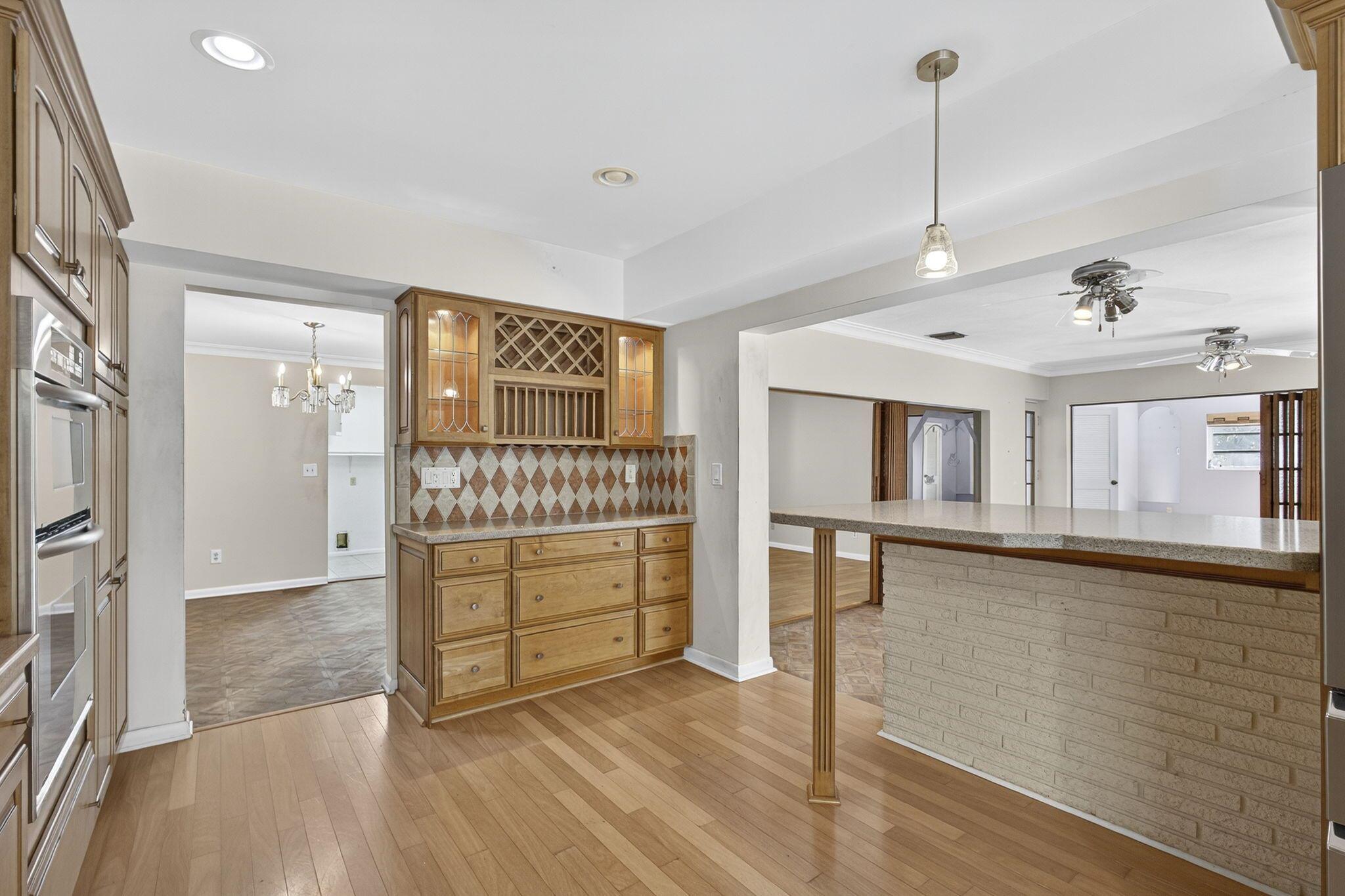 SQUARE LAKE - Residential