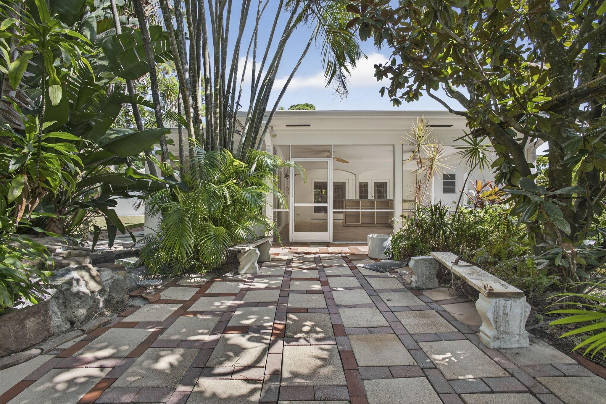 SQUARE LAKE - Residential