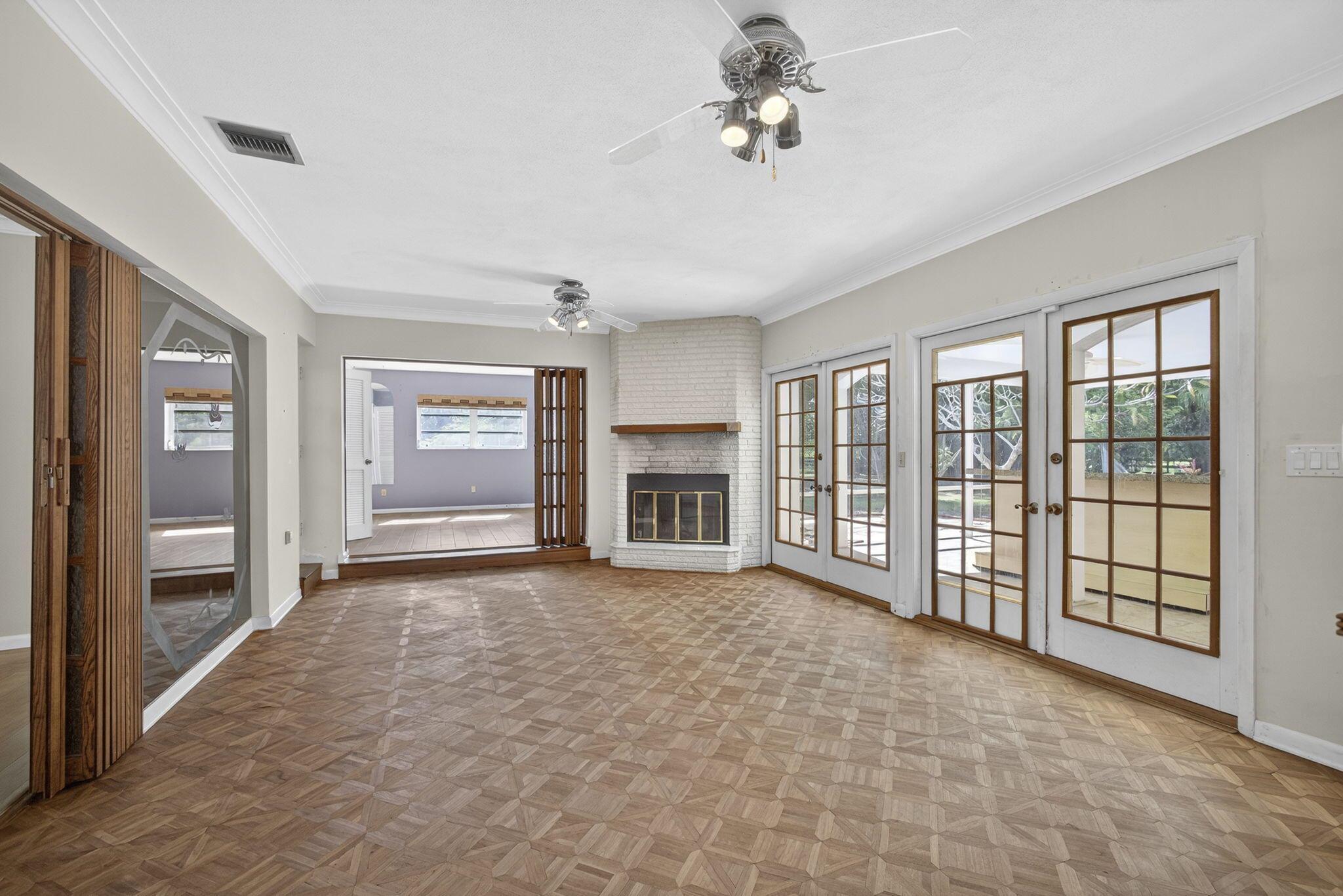 SQUARE LAKE - Residential