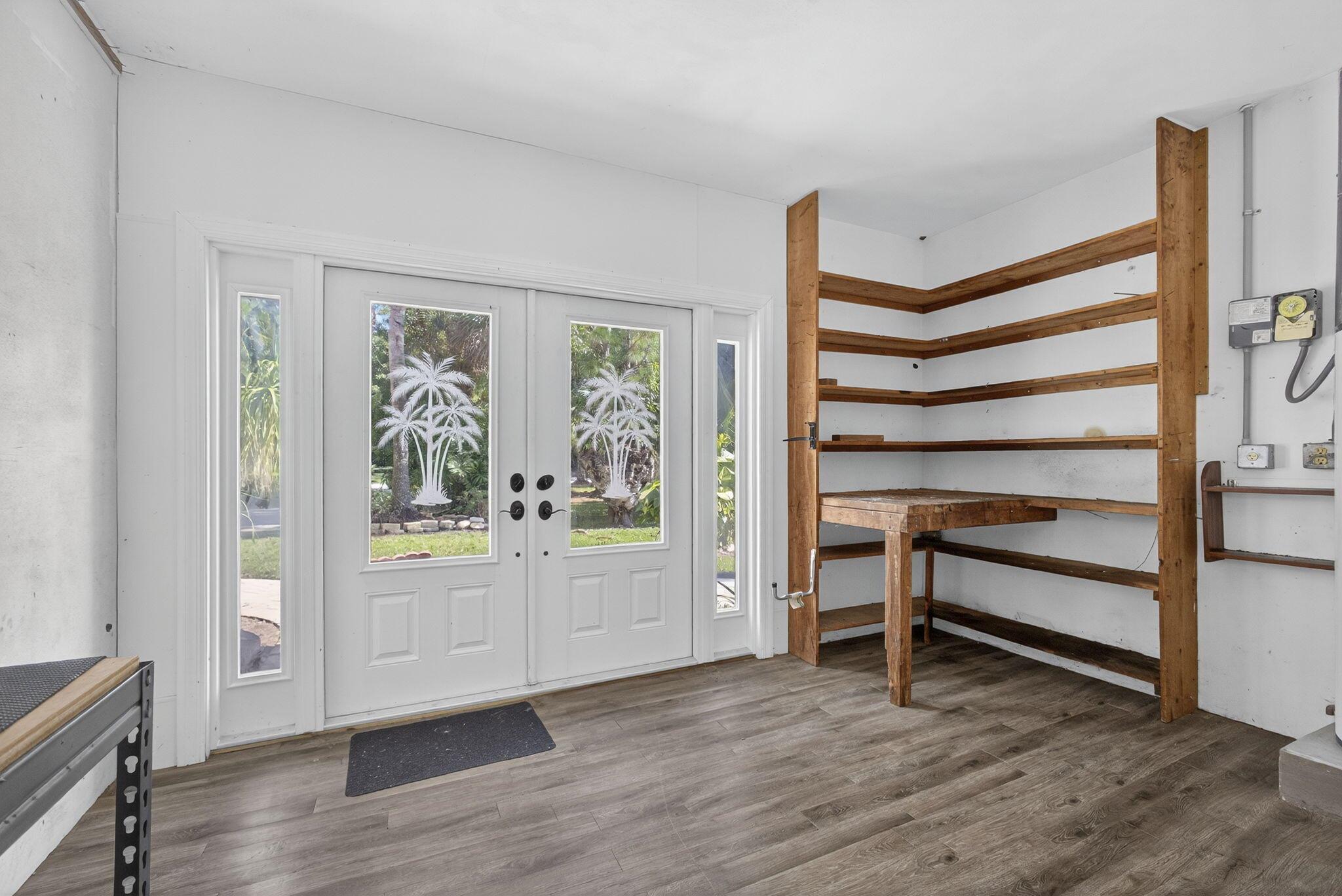 SQUARE LAKE - Residential