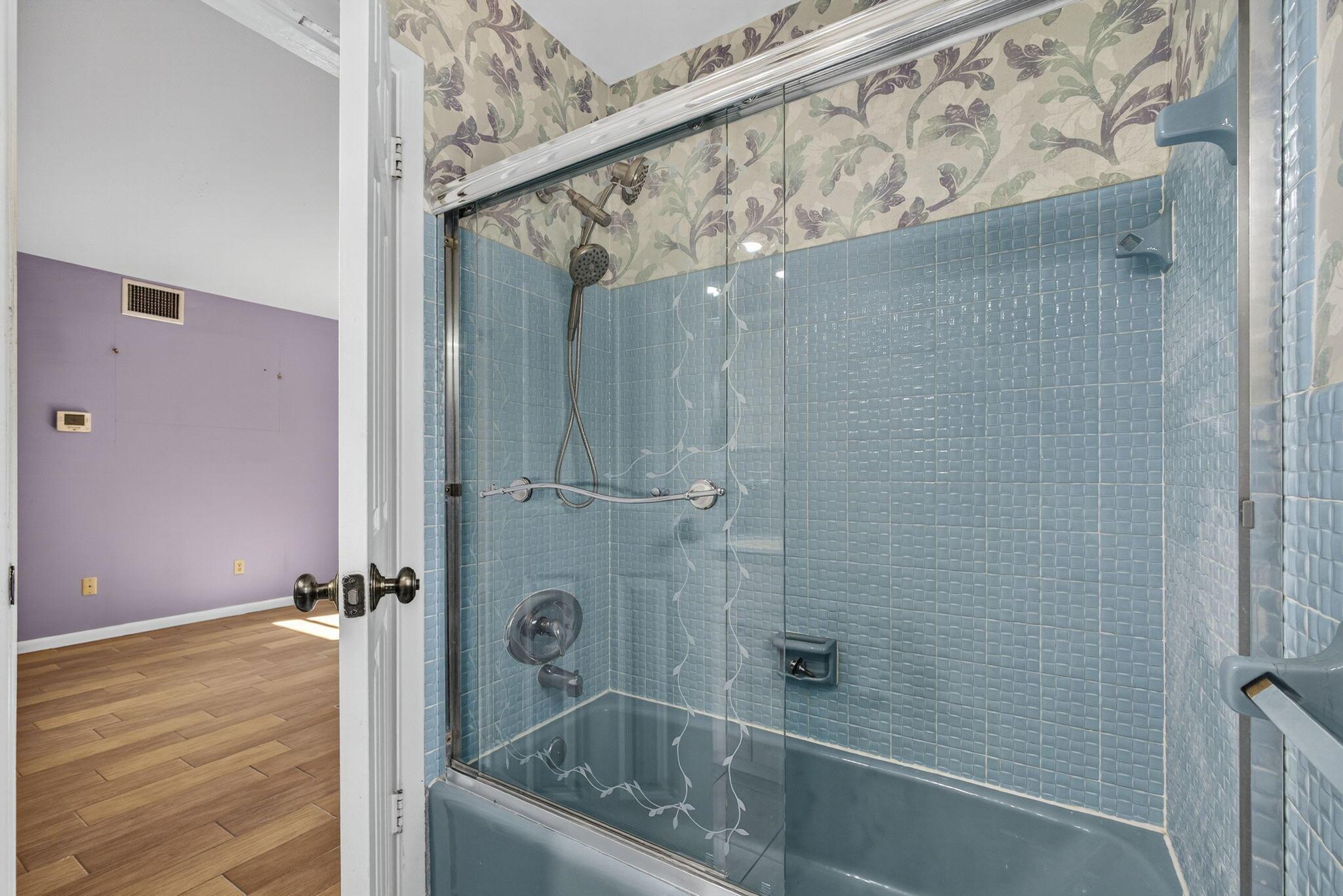 SQUARE LAKE - Residential