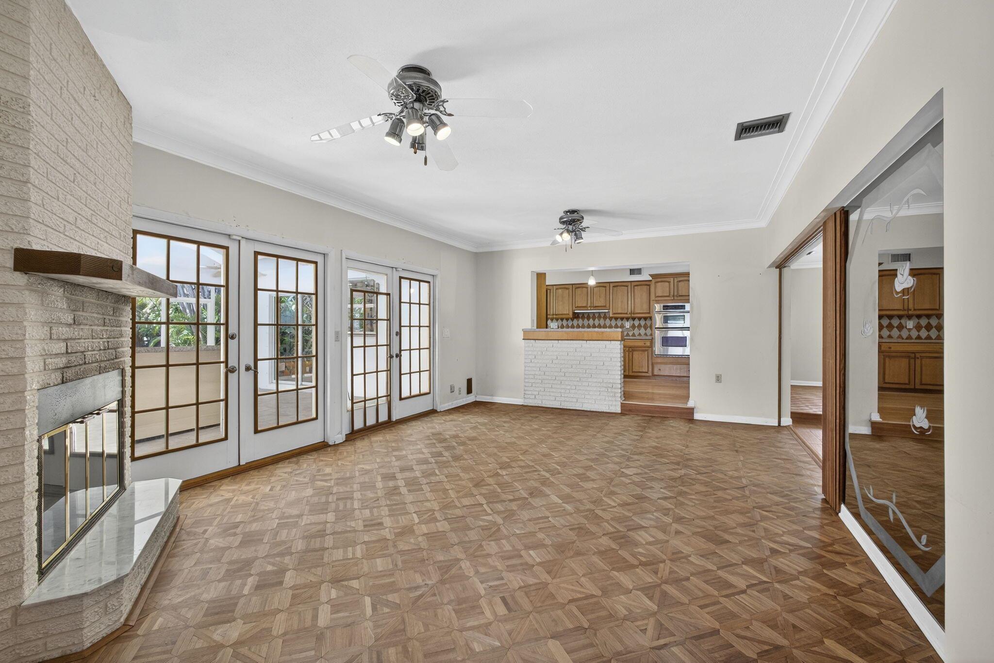 SQUARE LAKE - Residential