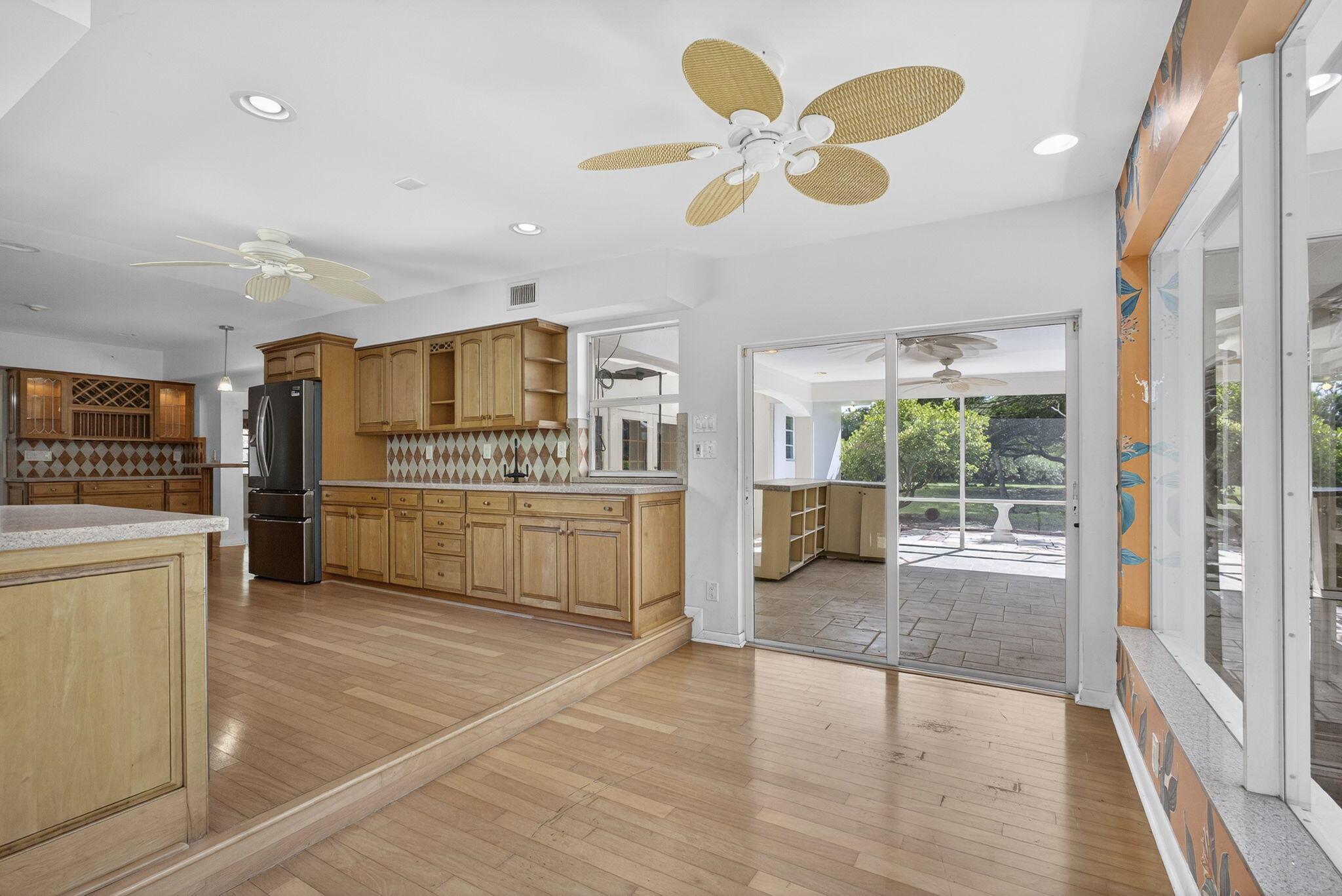 SQUARE LAKE - Residential