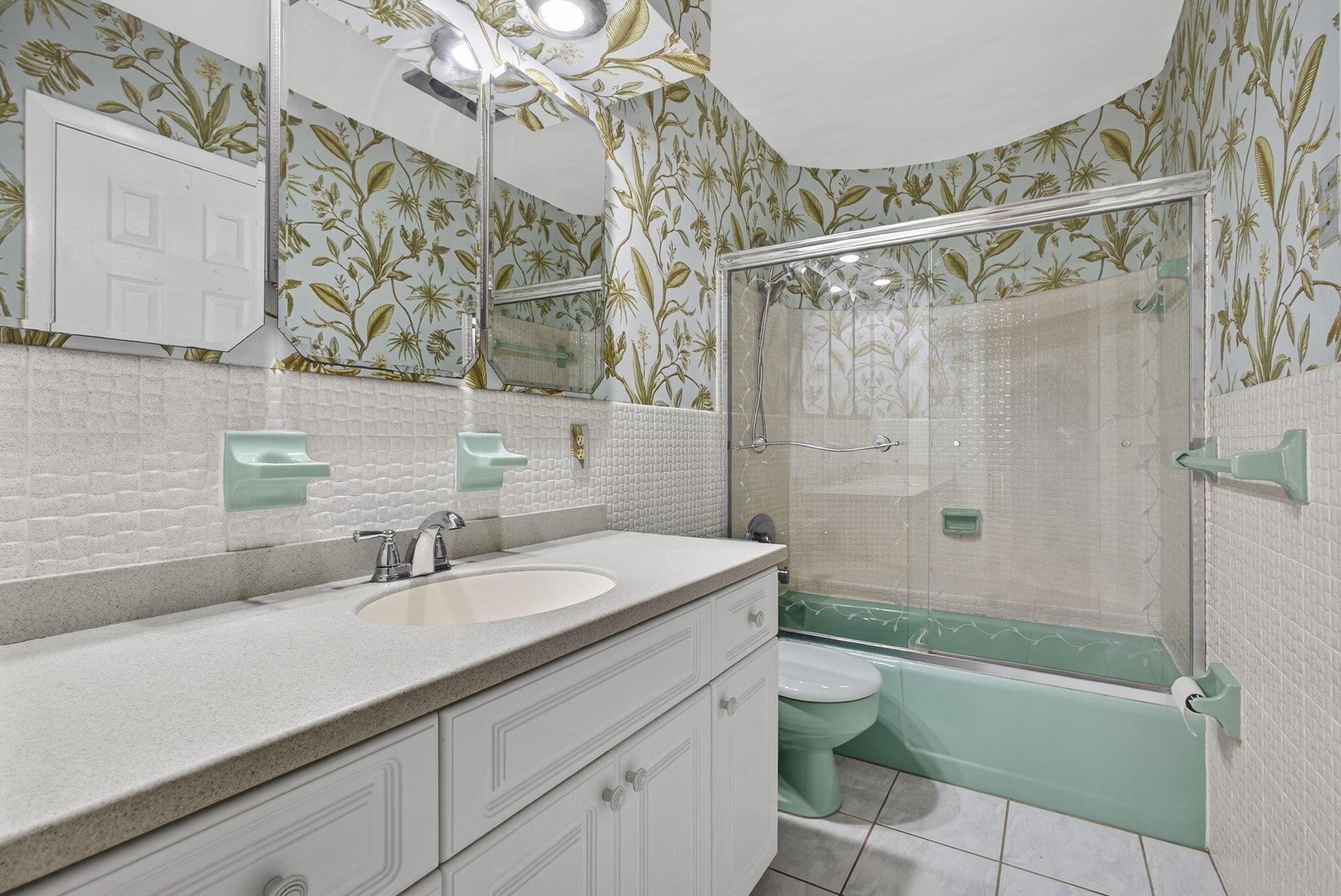 SQUARE LAKE - Residential