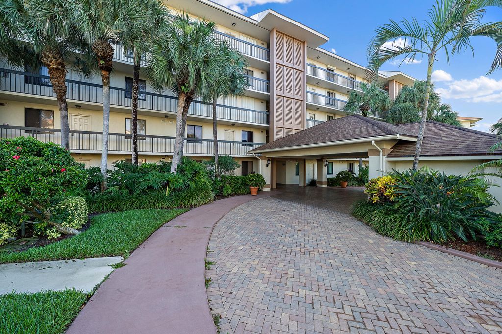 Photo of 2601 Marina Isle Way #402, Jupiter, FL 33477 (MLS # R11010612)