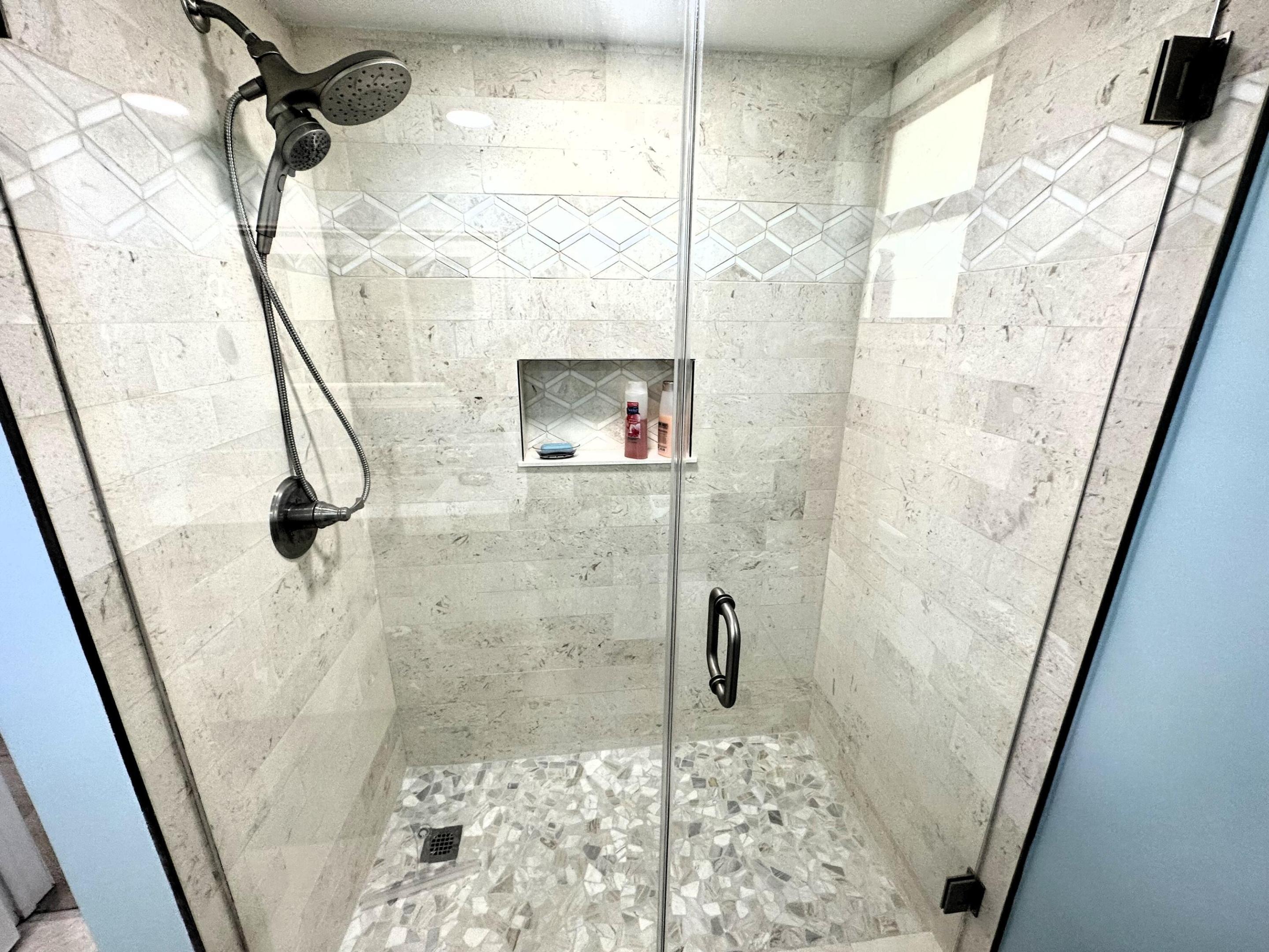 COLONIAL CLUB CONDO SEC 1 - Residential Lease