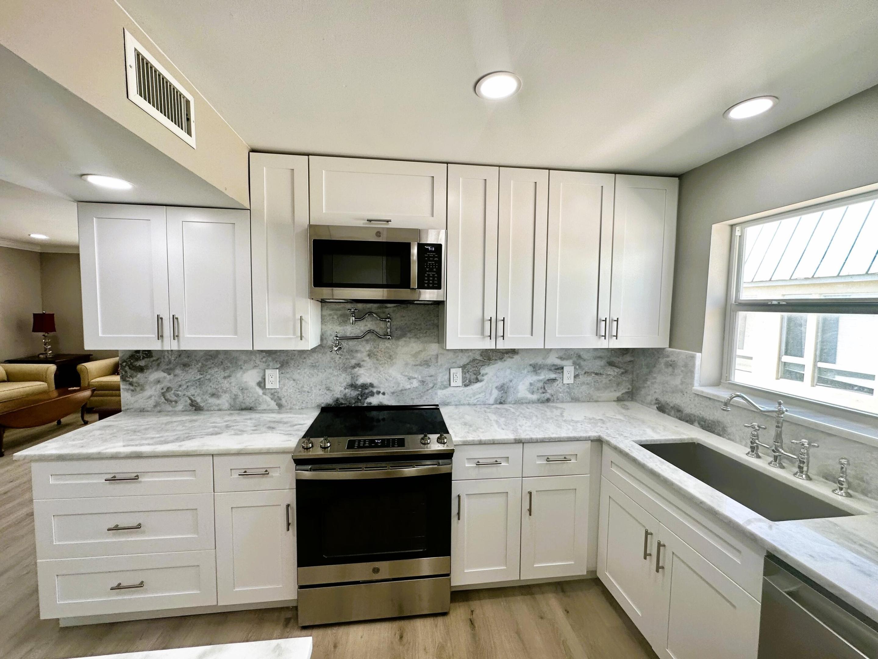 COLONIAL CLUB CONDO SEC 1 - Residential Lease