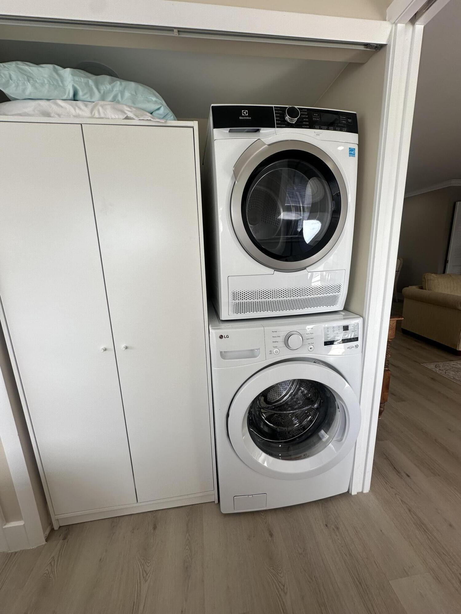 COLONIAL CLUB CONDO SEC 1 - Residential Lease