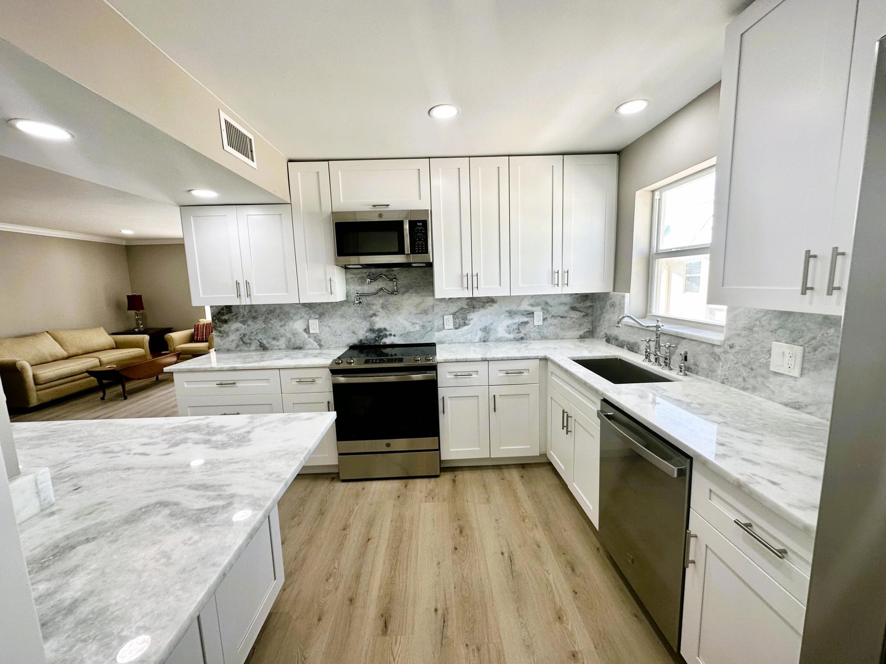 COLONIAL CLUB CONDO SEC 1 - Residential Lease