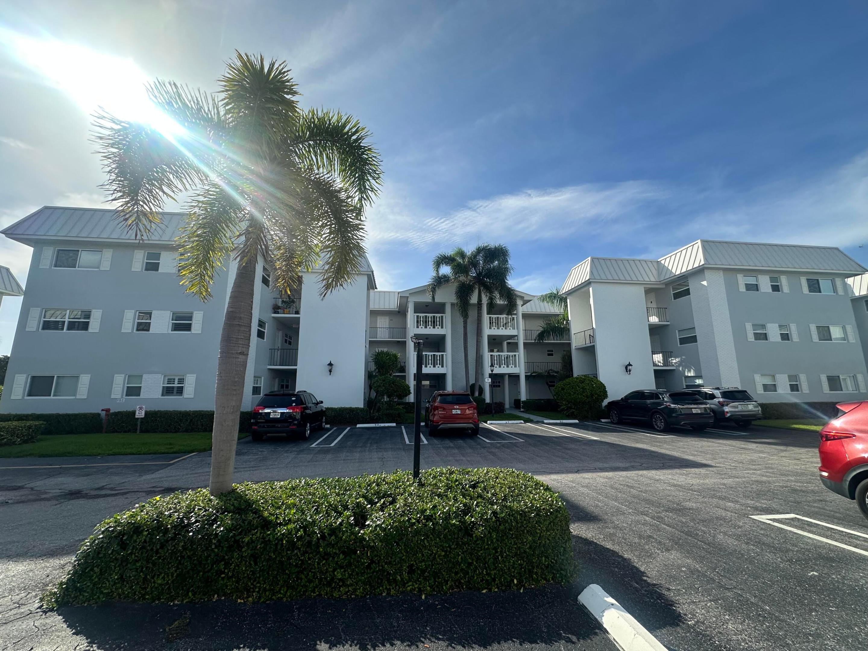 COLONIAL CLUB CONDO SEC 1 - Residential Lease