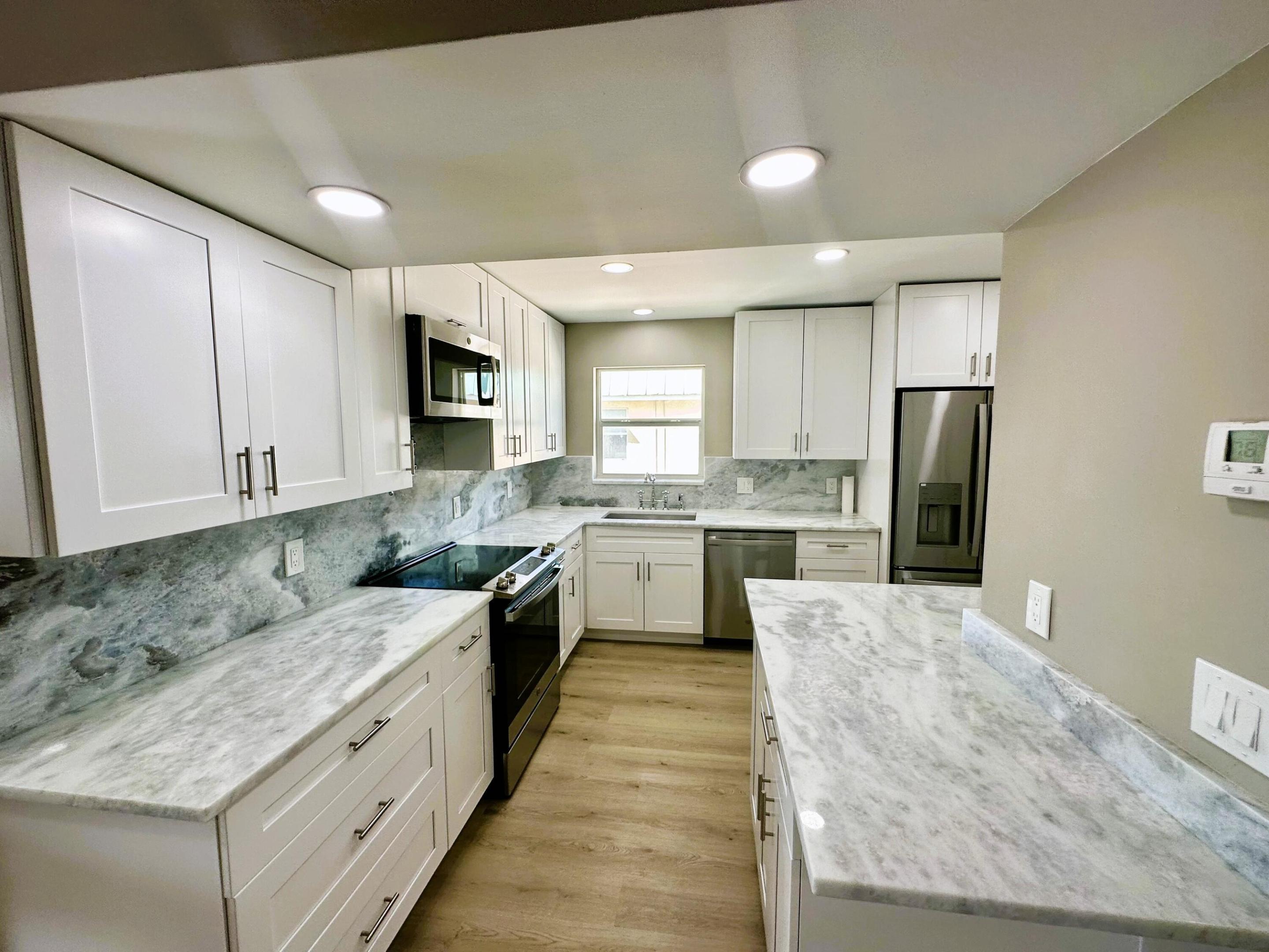 COLONIAL CLUB CONDO SEC 1 - Residential Lease