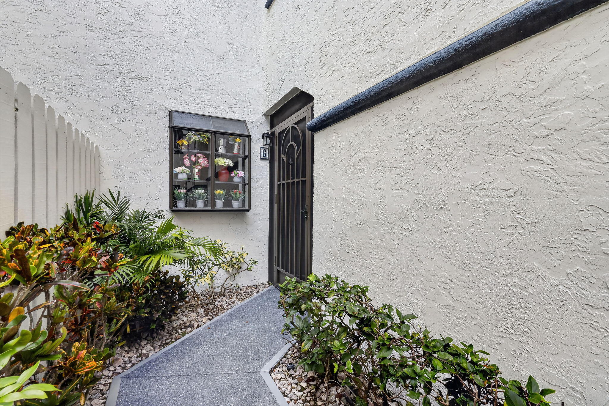 Properties | Stephanie Kaufman 5135 FLORIA Drive G