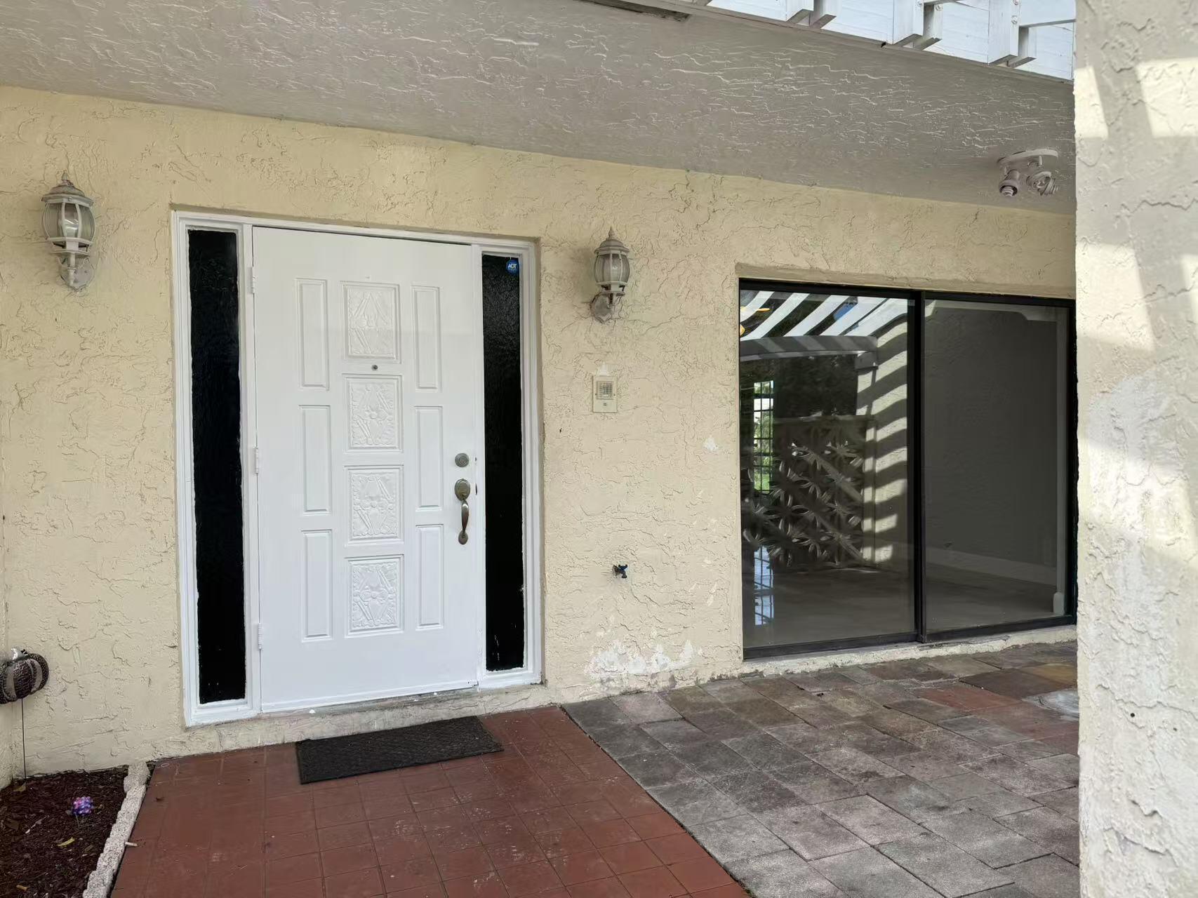 11601 NW 28 Street 6e