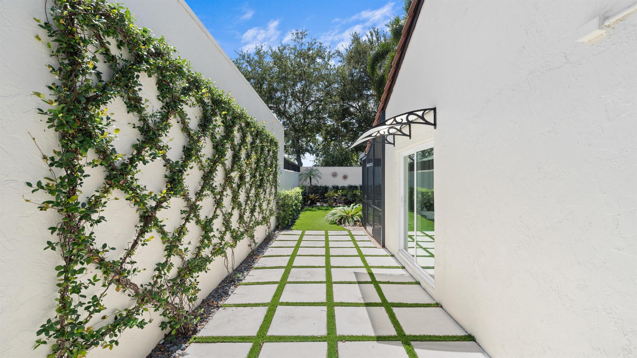 21415 Campo Allegro Drive