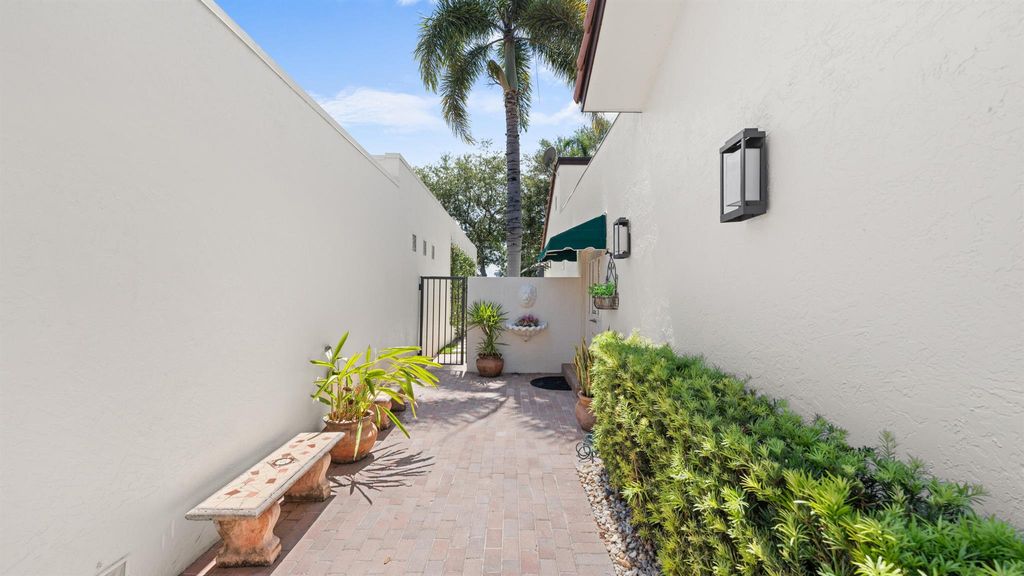 Photo of 21415 Campo Allegro Drive, Boca Raton, FL 33433 (MLS # R11098380)