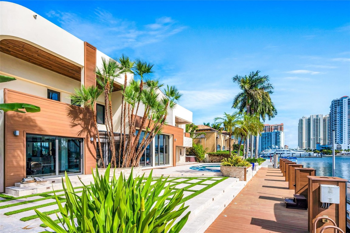 ASPETUCK POINT - Residential Lease