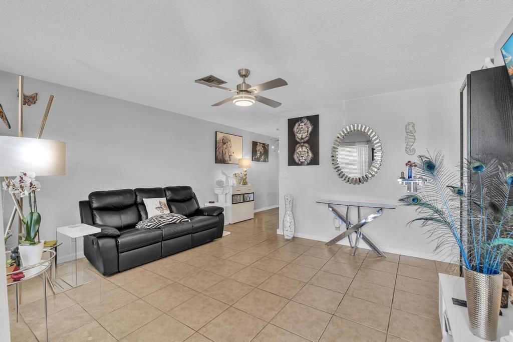 560-564 NE 35th Street