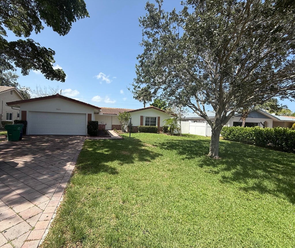Photo of 7823 NW 40TH Street, Coral Springs, FL 33065 (MLS # B26065793)