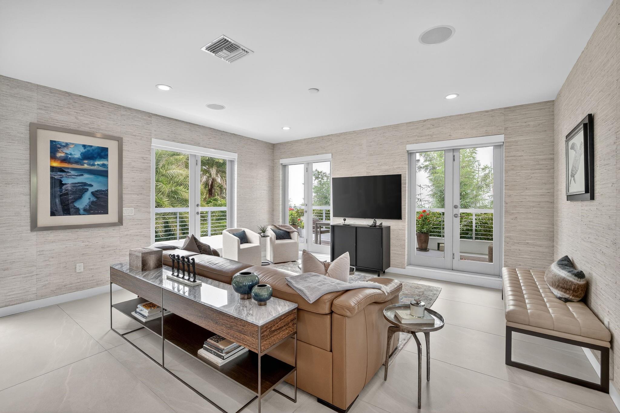 LAUDERDALE BEACH - Residential