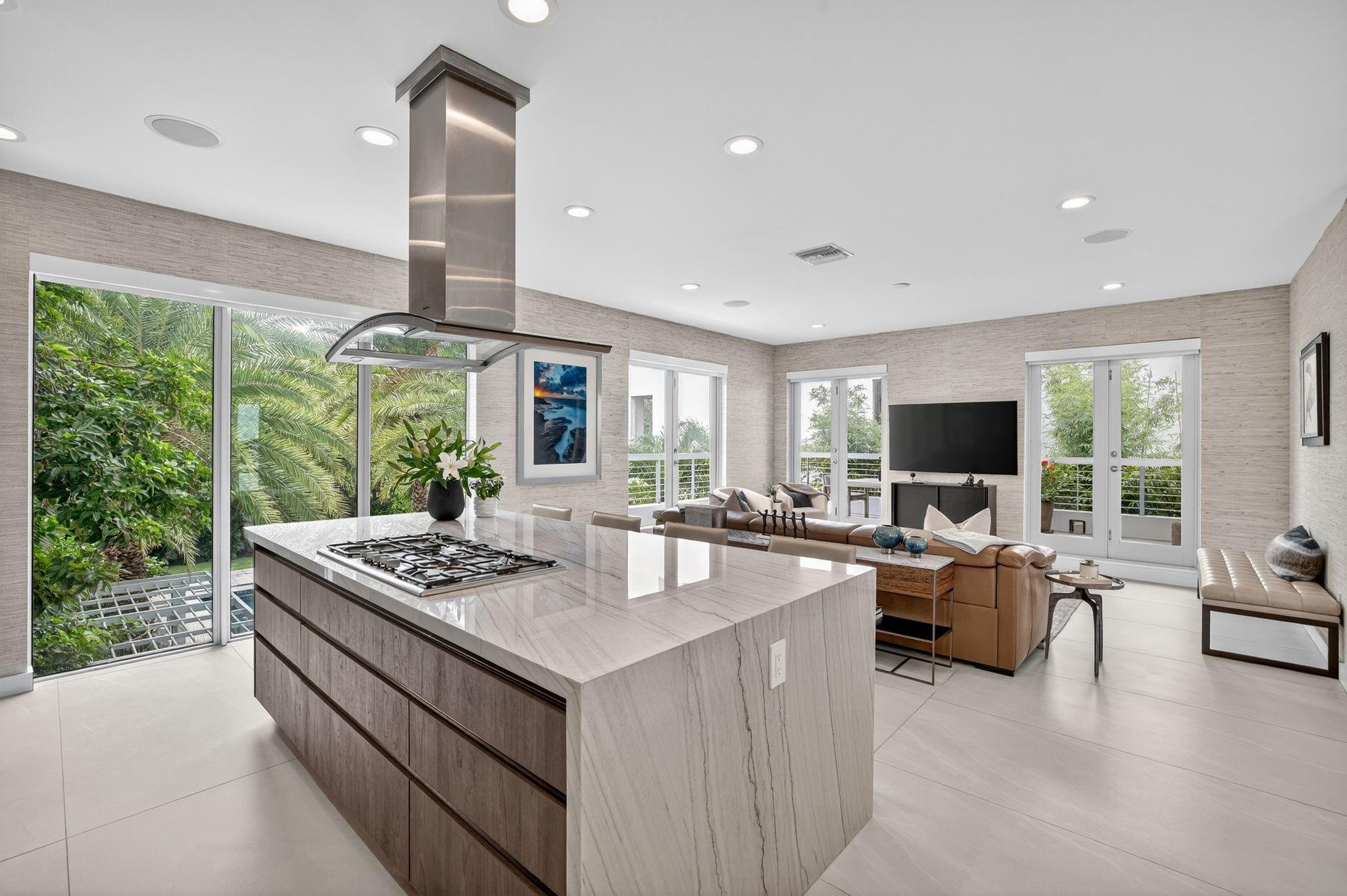 LAUDERDALE BEACH - Residential