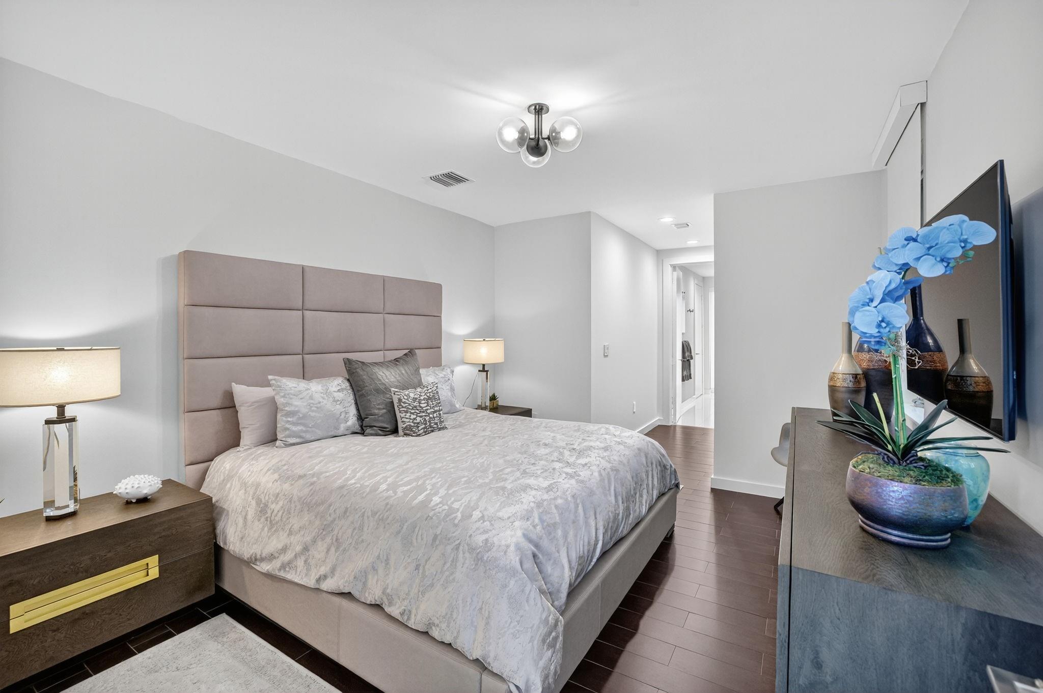 LAUDERDALE BEACH - Residential