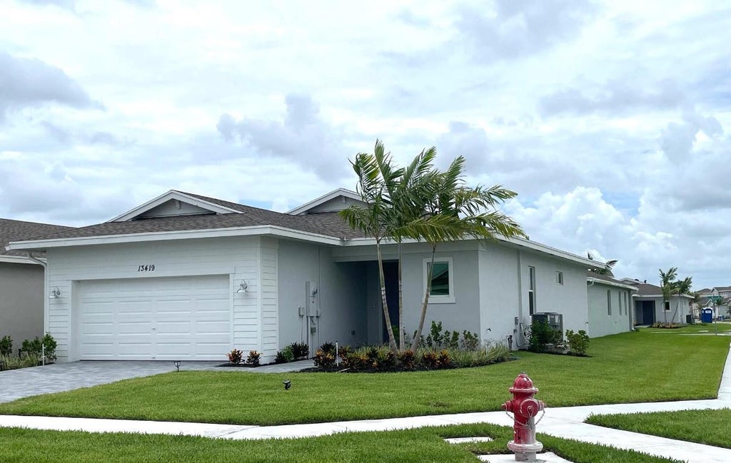 Photo of 13419 Noble Drive, Delray Beach, FL 33484 (MLS # R11000662)