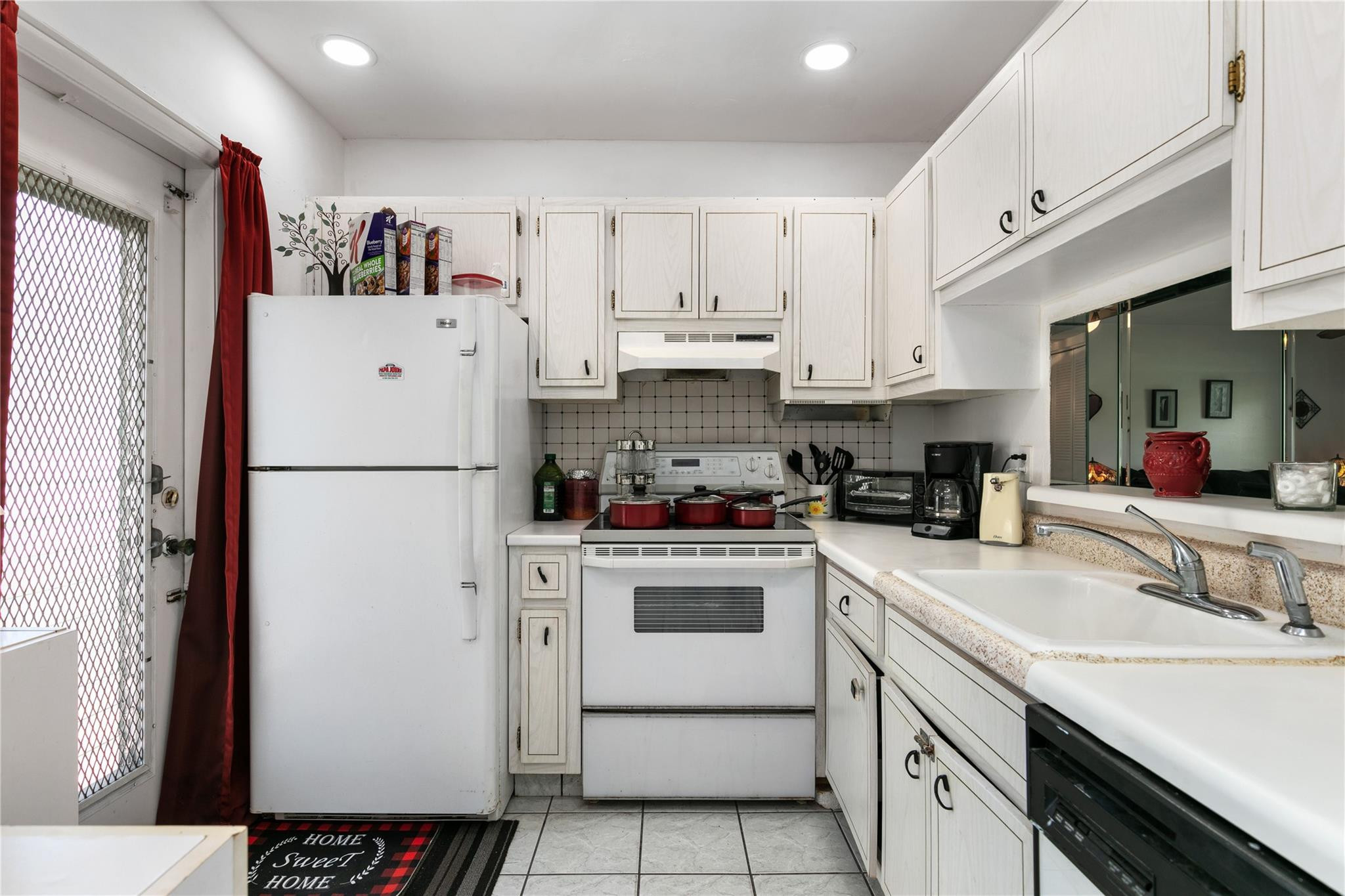 FAIRFAX HALL CONDO - Residential