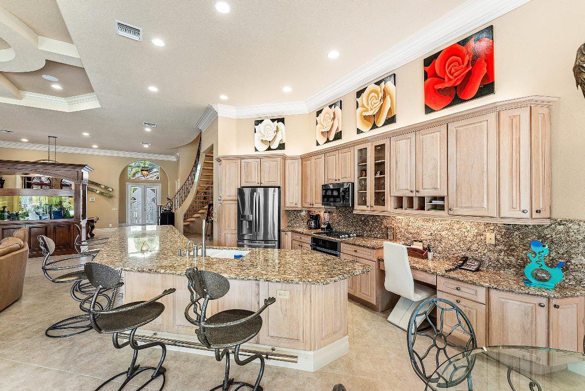 WATERS EDGE EST - Residential